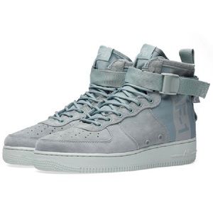 Women’s 7.5 Nike Air Force 1 Light Pumice/Gray